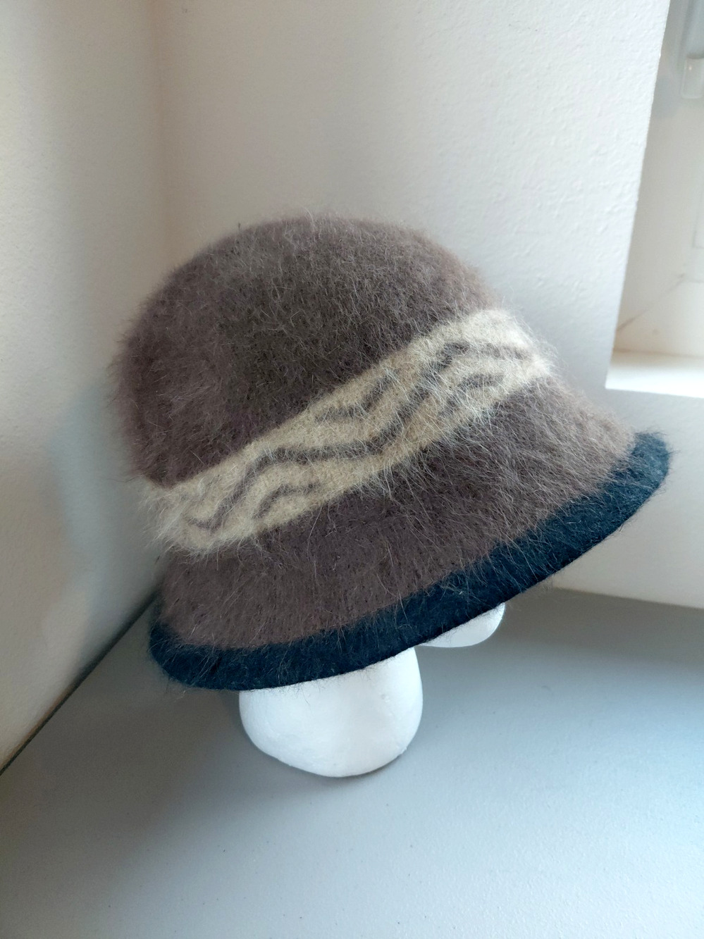 Vintage Knit Womens Hat Brown Tan Black One Size Angola Fuzzy Chic Retro Luxury